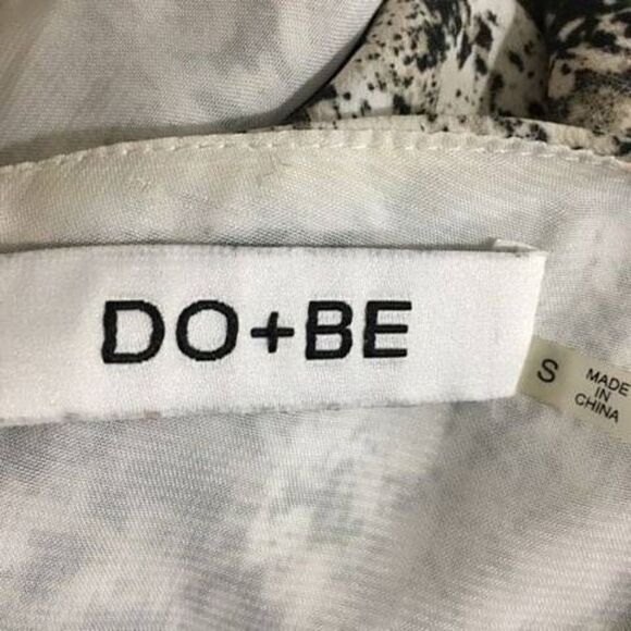 Do + Be Snake Print Top Size Small - Picture 9 of 11
